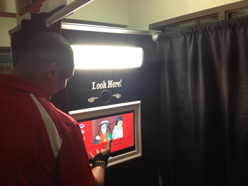 photobooth, look here